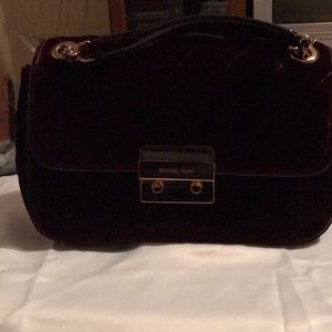 MICHAEL KORS Lg Sloan wine velvet crossbody bag.